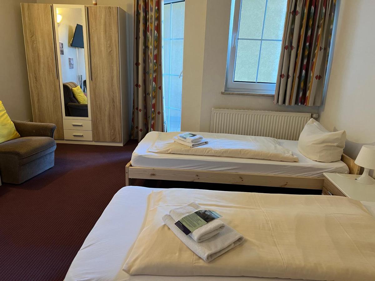 Hotel Schlosshof Dolgesheim Zewnętrze zdjęcie